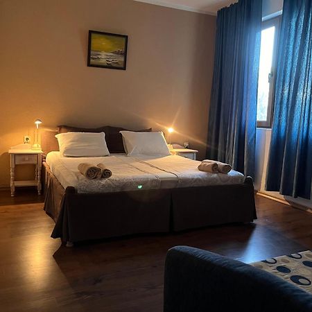 Paunovi Guest House Primorsko Dış mekan fotoğraf