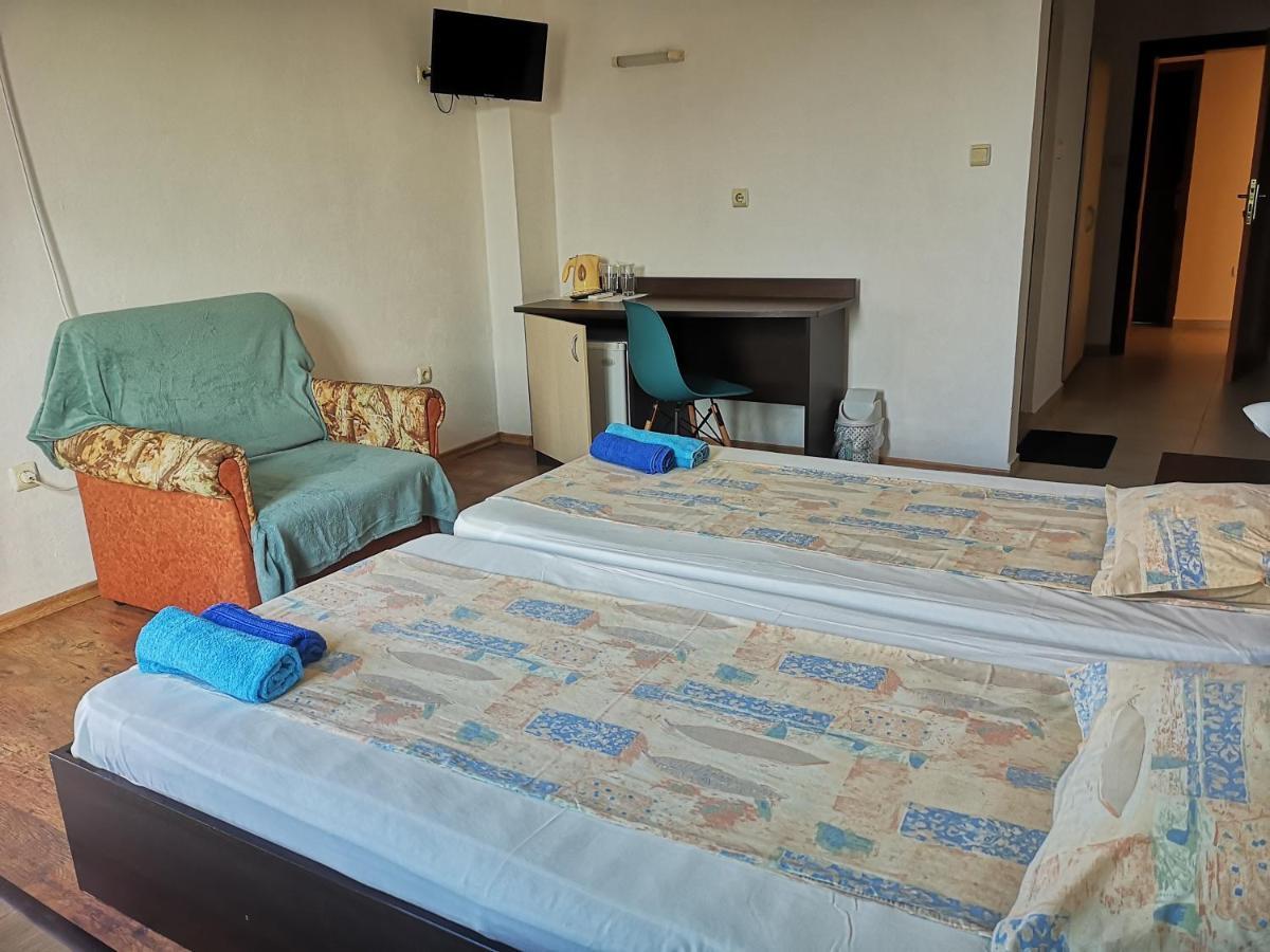 Paunovi Guest House Primorsko Dış mekan fotoğraf