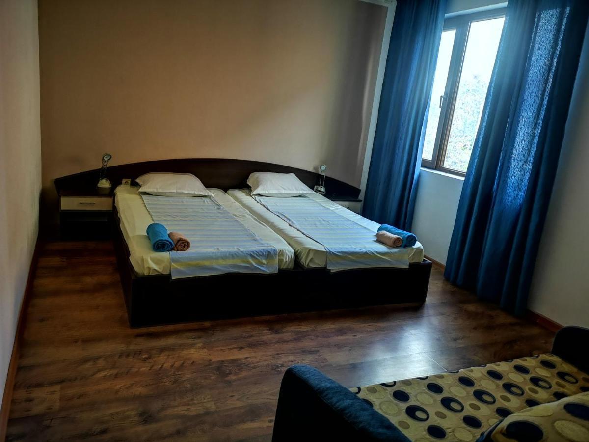 Paunovi Guest House Primorsko Dış mekan fotoğraf