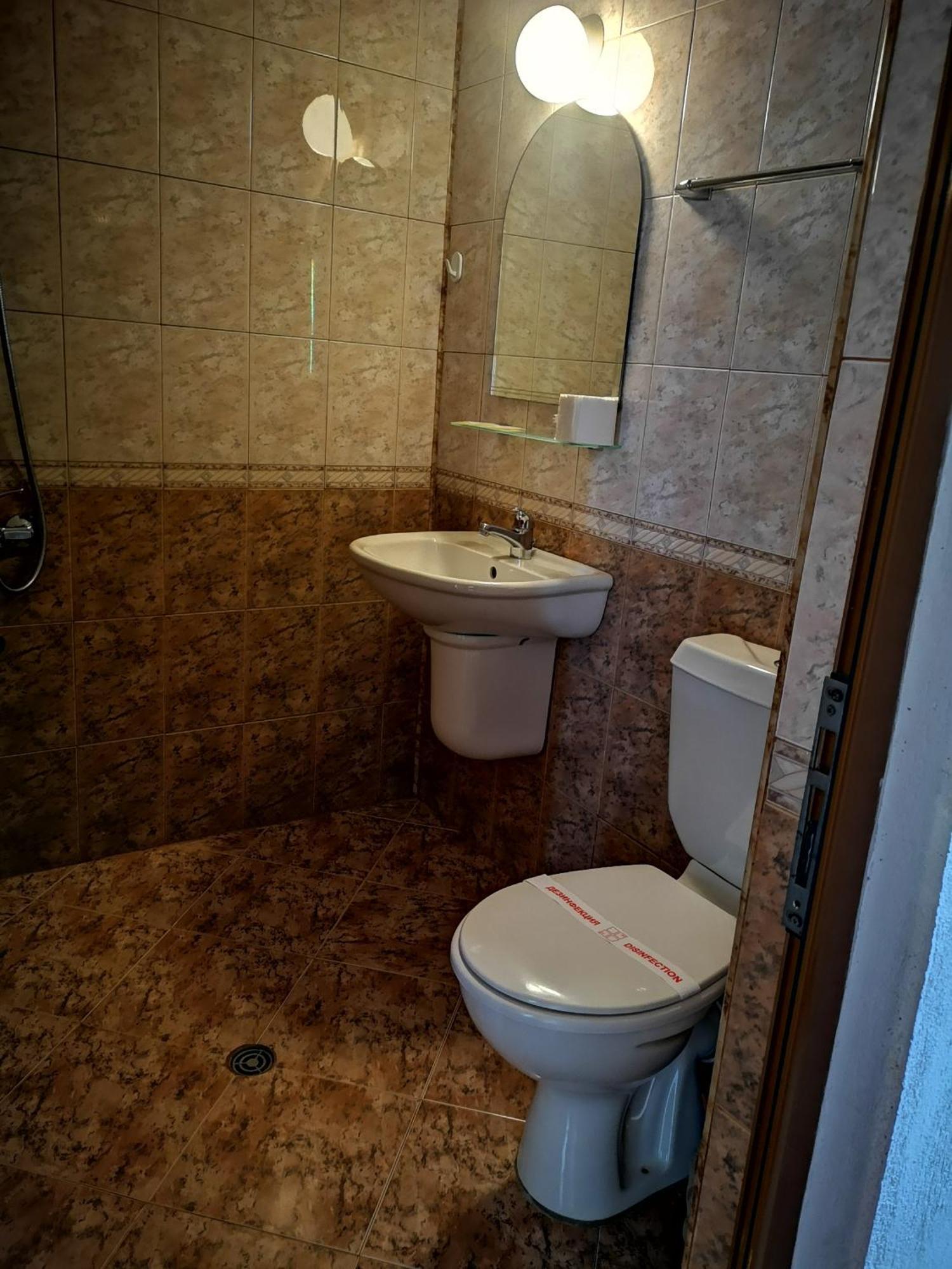 Paunovi Guest House Primorsko Oda fotoğraf