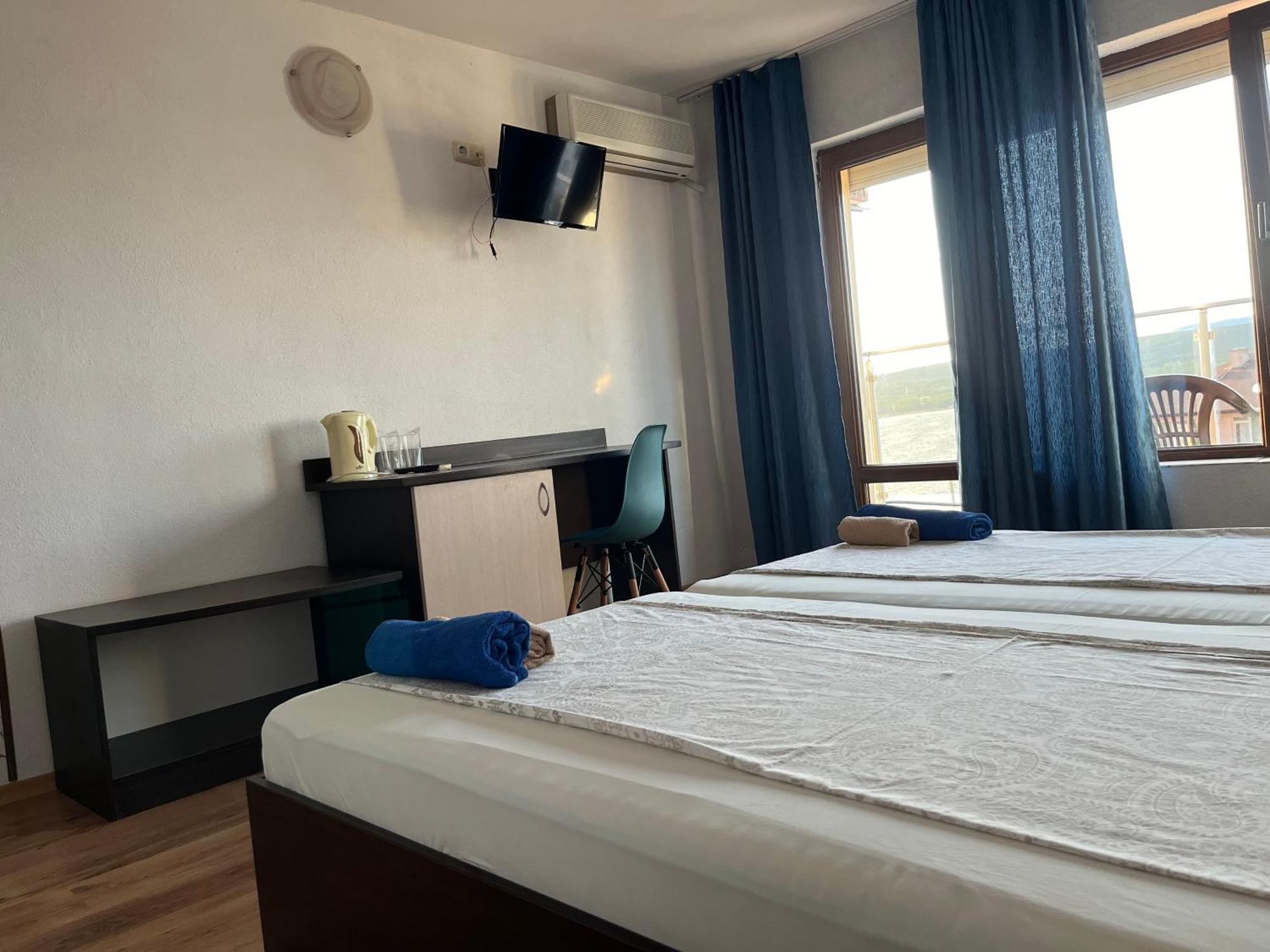 Paunovi Guest House Primorsko Dış mekan fotoğraf