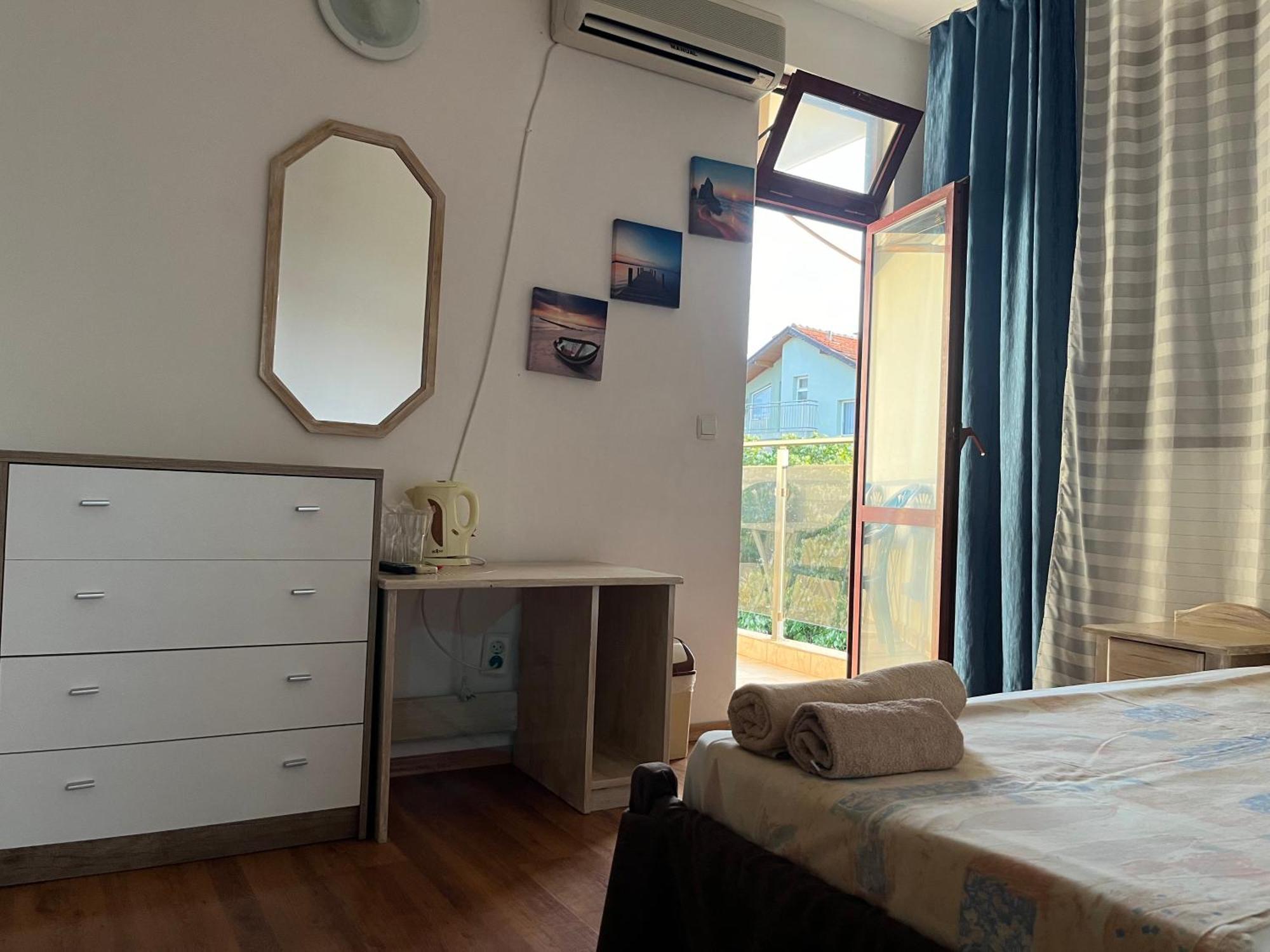 Paunovi Guest House Primorsko Dış mekan fotoğraf