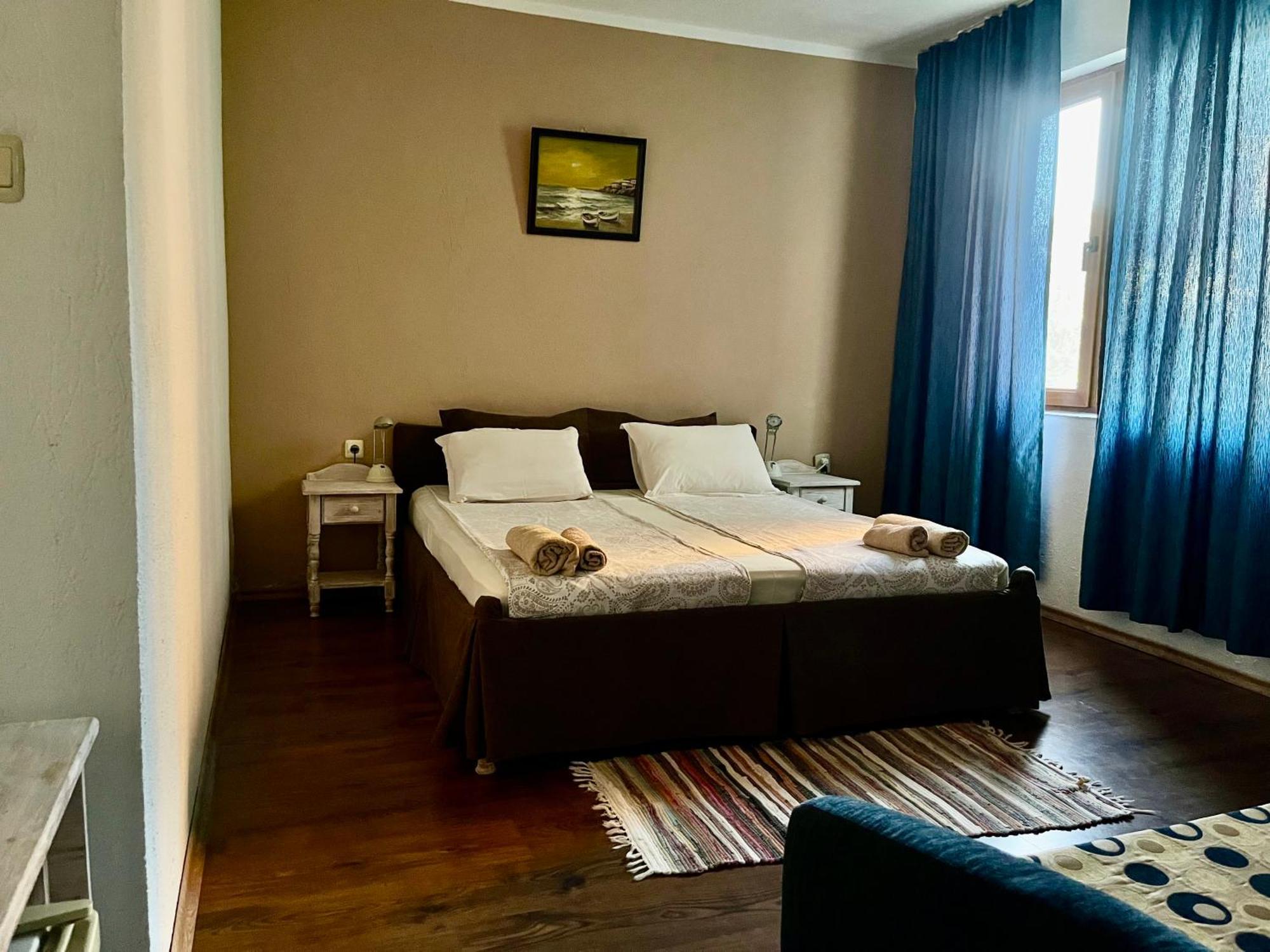 Paunovi Guest House Primorsko Dış mekan fotoğraf