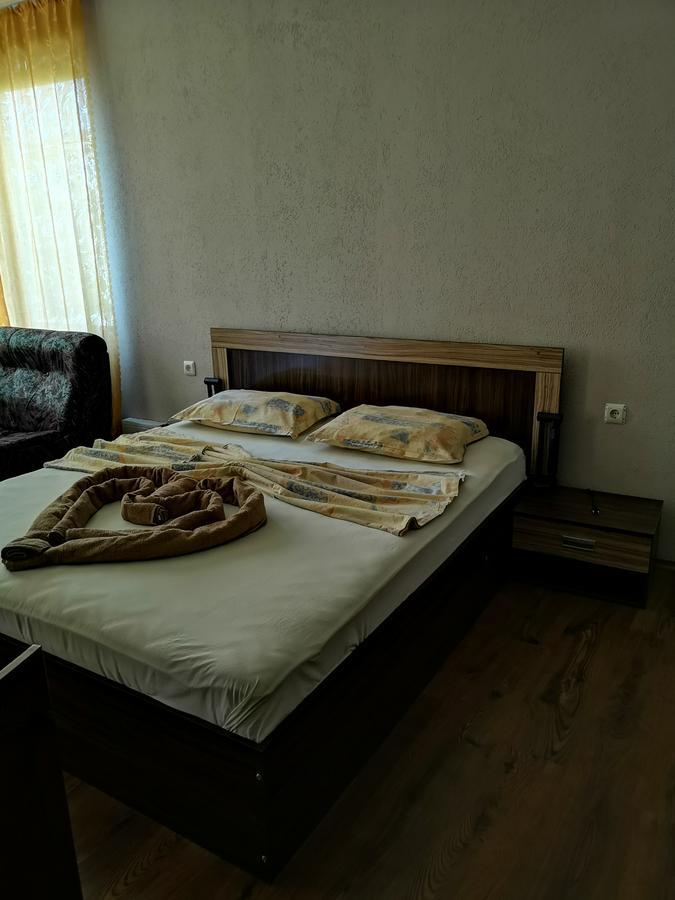 Paunovi Guest House Primorsko Dış mekan fotoğraf